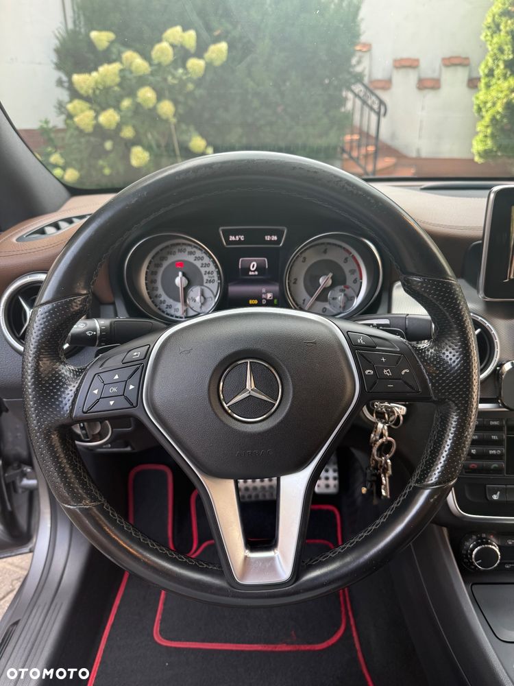 Mercedes-Benz CLA 200 d 7G-DCT - 19