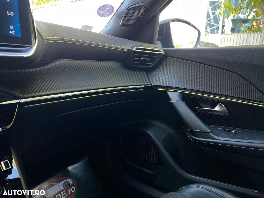 Peugeot 2008 PureTech 155 EAT8 GT - 40