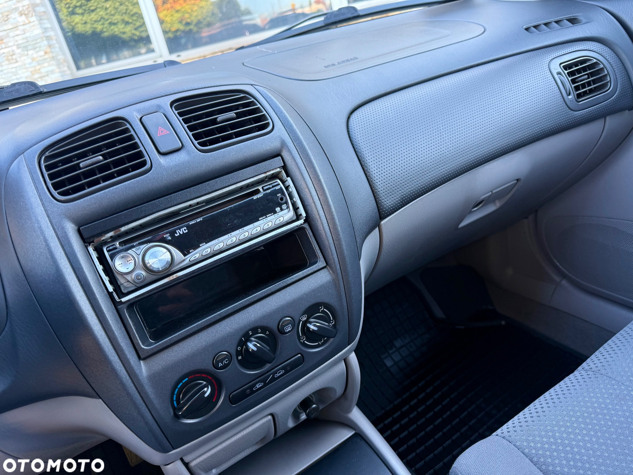 Mazda 323F 1.6 Exclusive - 31