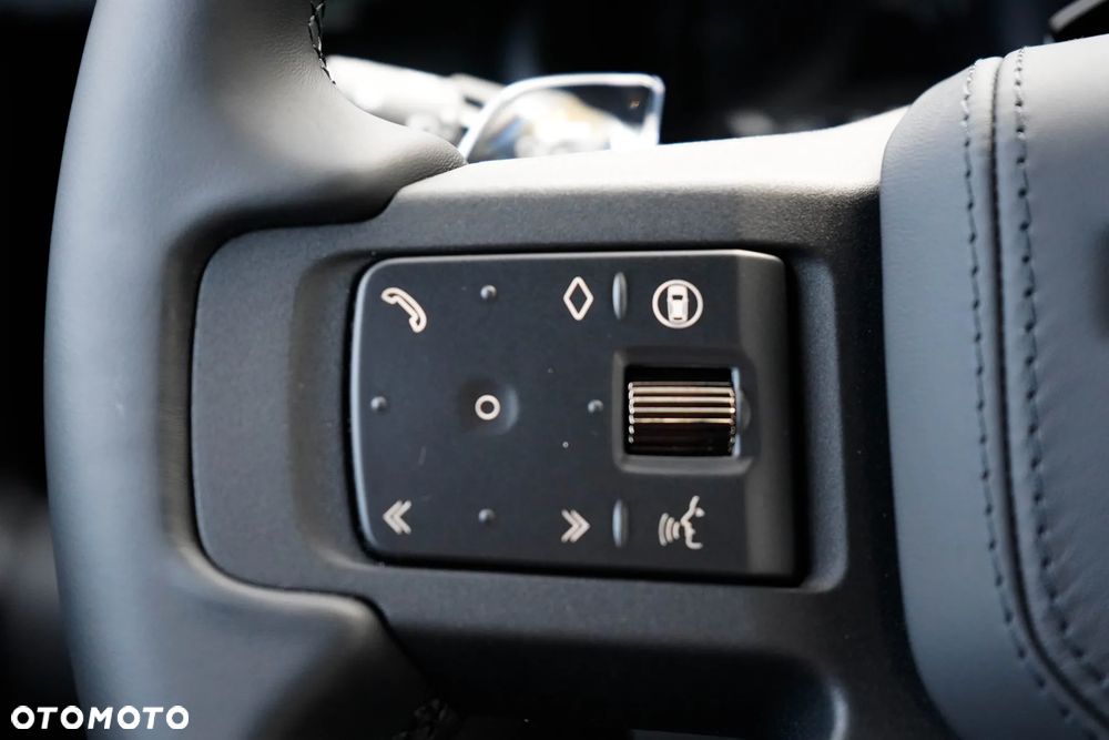 Land Rover Defender 4.4 P540 V8 Octa Black - 16