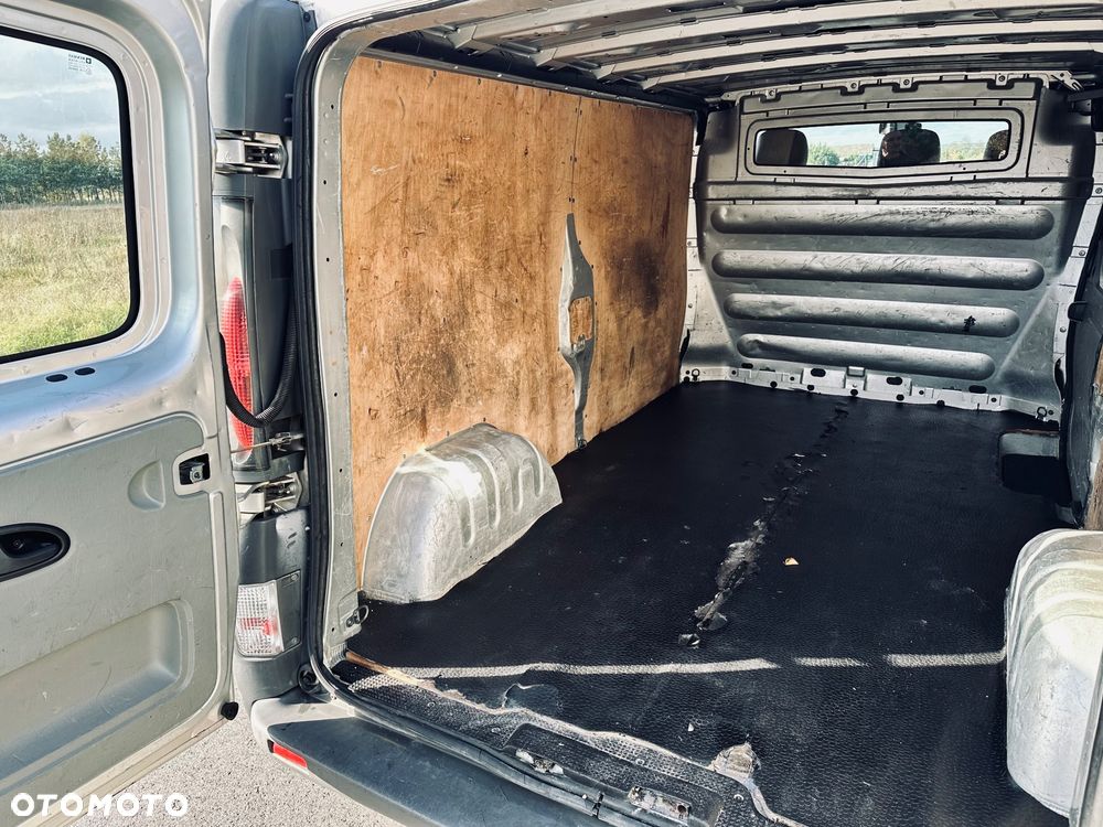 Opel Vivaro - 11