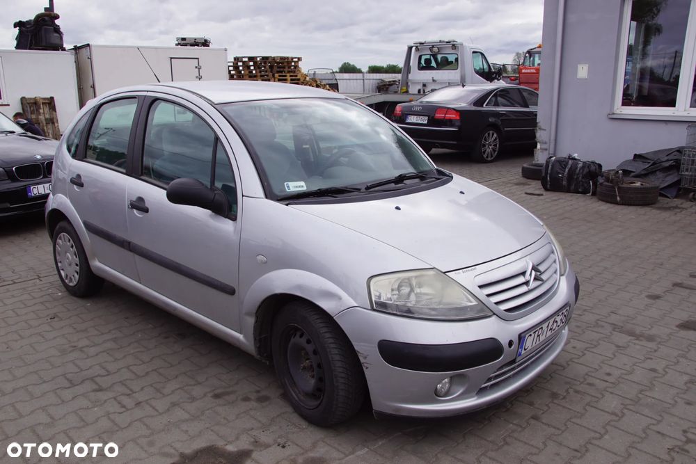 Auto na części - Citroen C3 I 1.4 73 KM KFV 20CQ09 EZR 2003R Silnik Skrzynia Drzwi Maska Błotnik Klapa Zderzak Lampa Lusterko Klamka Szyba Deska Kokpit Sterownik Moduł Czujnik Licznik Panel Wyświetlacz Kierownica - 3