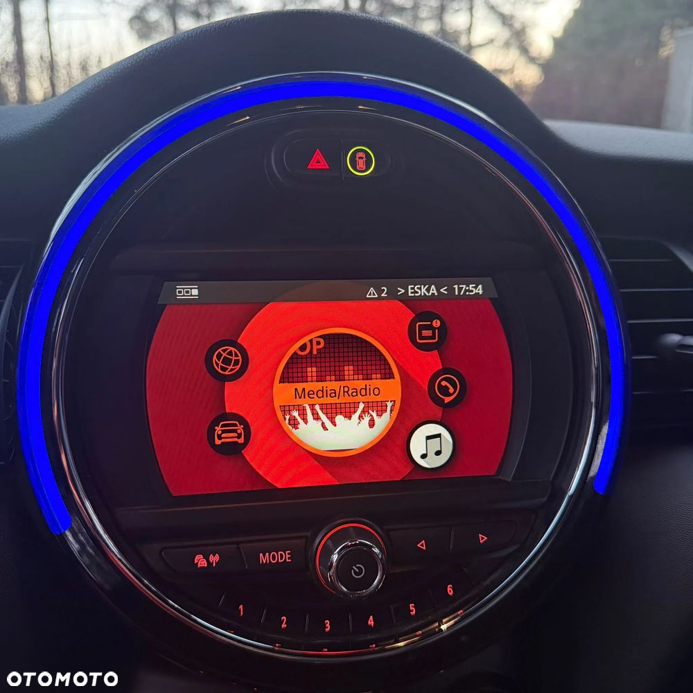 MINI Cooper Essential Trim - 17
