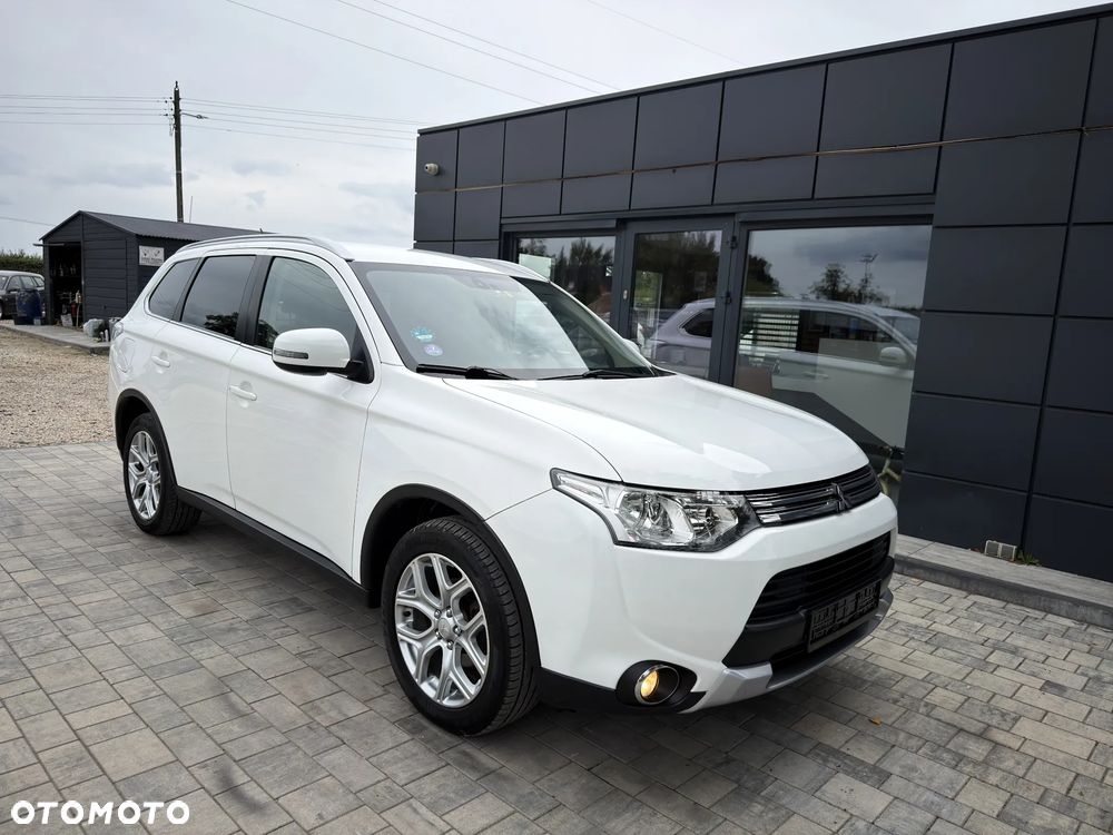 Mitsubishi Outlander Instyle NAVI + - 14