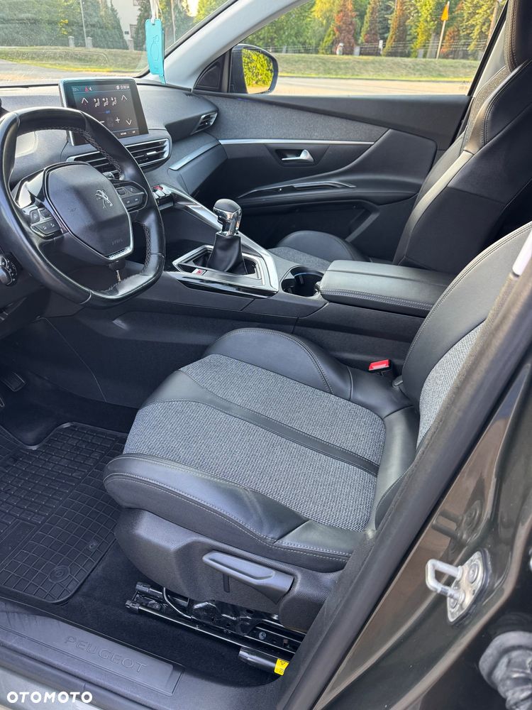 Peugeot 5008 BlueHDI 130 Allure Business-Paket - 19