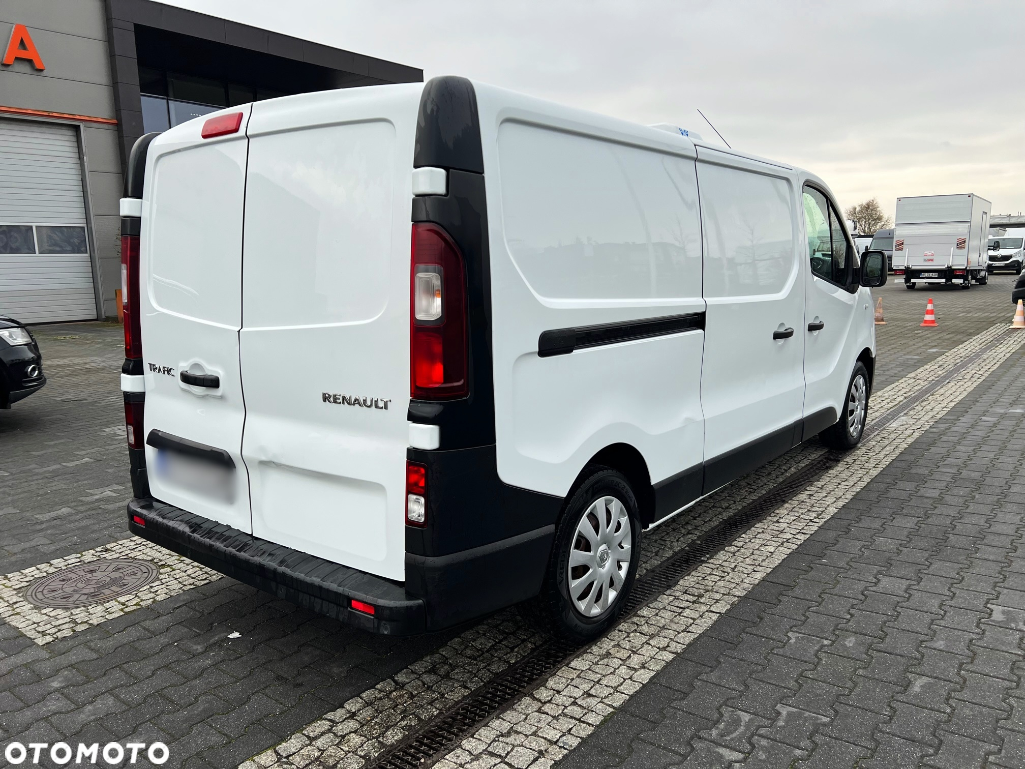 Renault Traffic Blaszak Chłodnia Izoterma, Long, Salon PL - 4