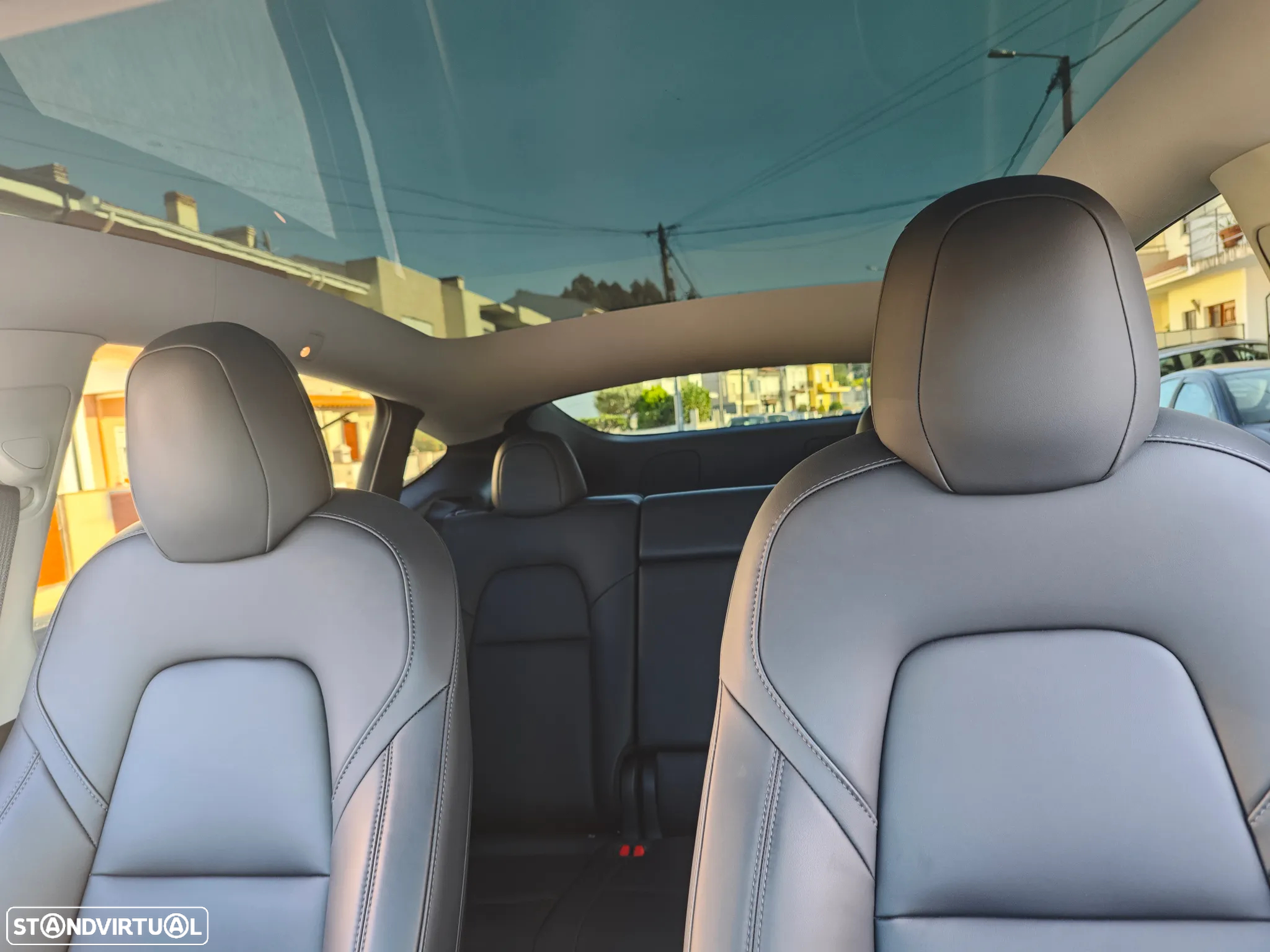 Tesla Model Y Long Range Dual Motor AWD - 13