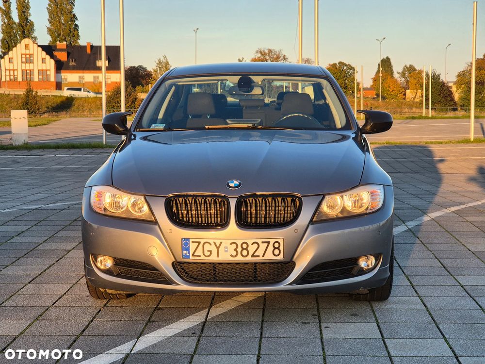 BMW Seria 3 320i - 8