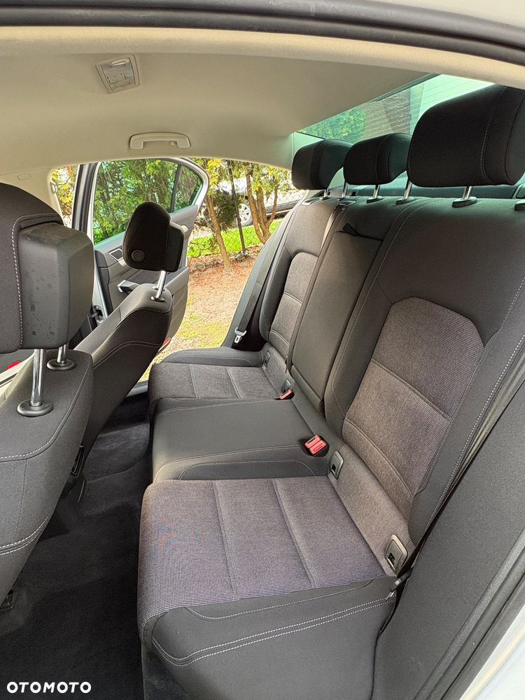 Volkswagen Passat 2.0 TDI SCR Comfortline - 10