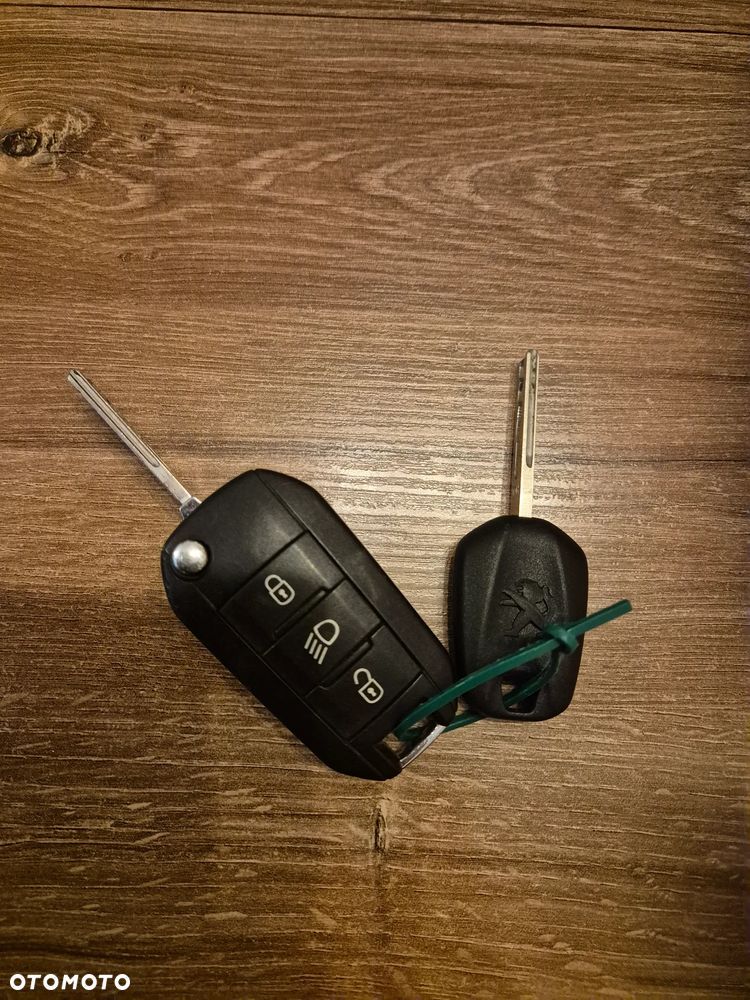 Peugeot 208 e-HDi 92 Stop&Start Allure - 23