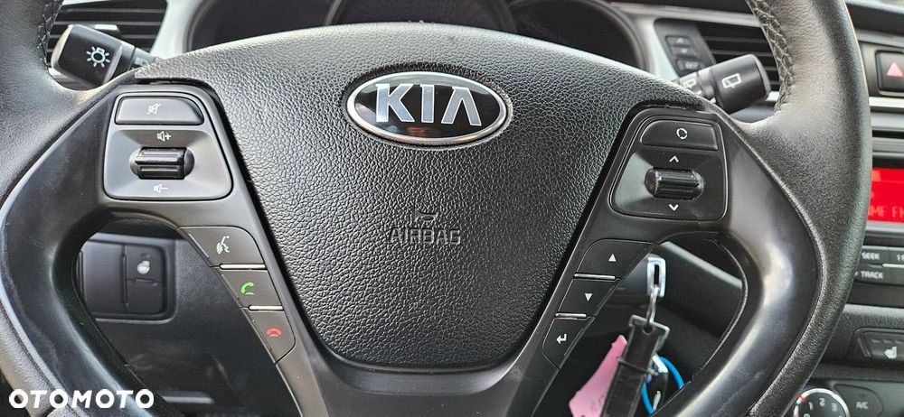 Kia Ceed 1.4 CVVT Dream Team Edition - 20