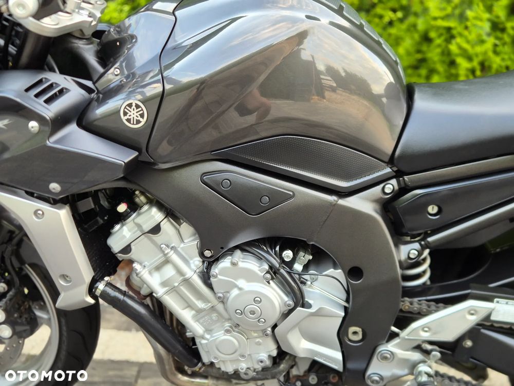 Yamaha FZ - 23