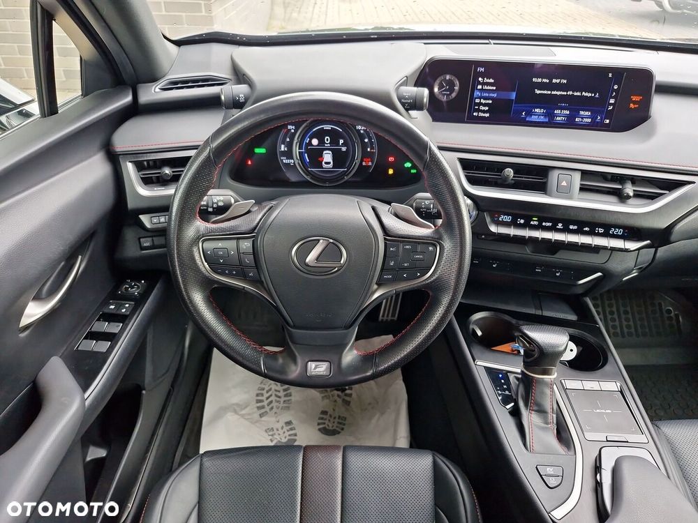 Lexus UX - 9