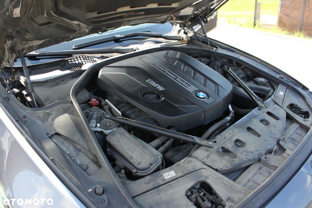 BMW Seria 5 525d xDrive Sport-Aut - 34