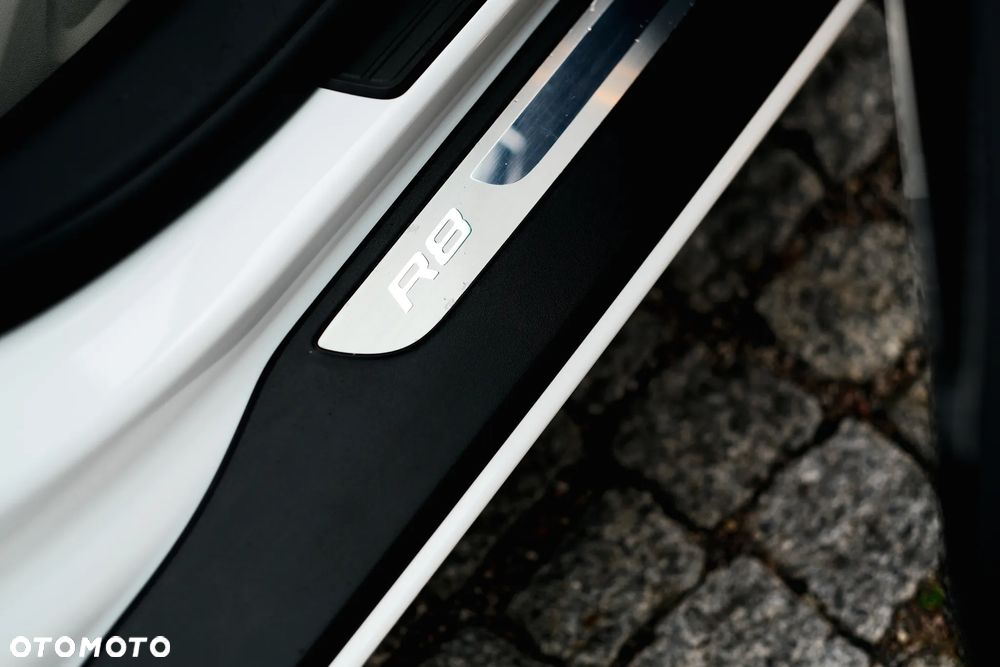 Audi R8 Coupé 4.2 Quattro R tronic - 19