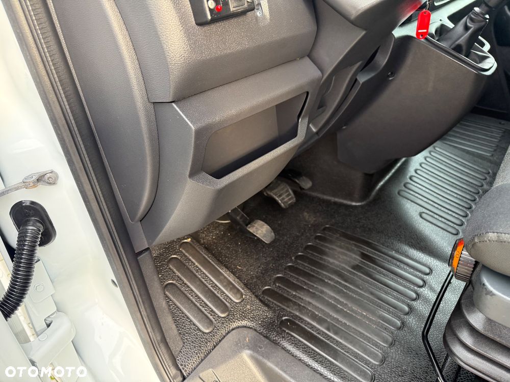 Renault MASTER 165 / KONTENER + WINDA / B. DRZWI / TYŁ NA PODUSZKACH / STAN BDB / / / - 33