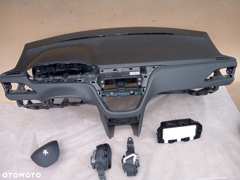 Peugeot 208 CARBON deska konsola airbag pasy - 1