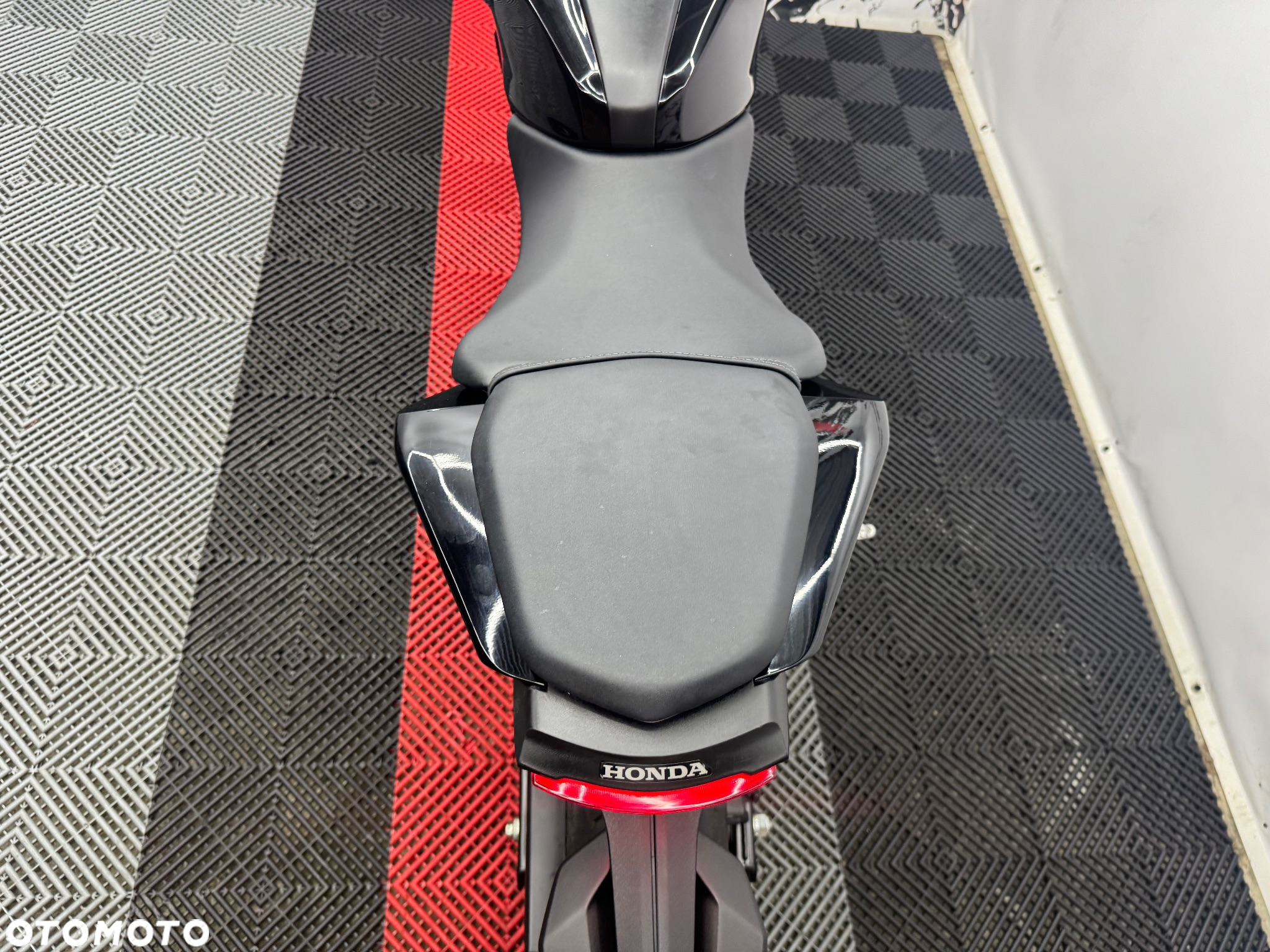 Honda CB - 18
