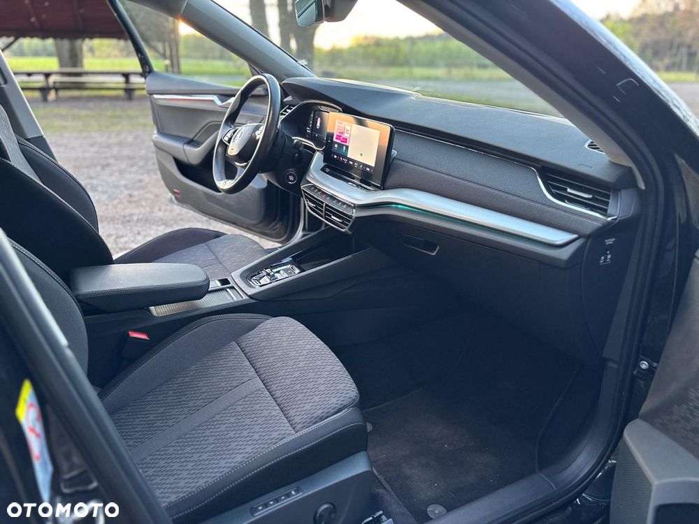 Skoda Octavia 2.0 TDI DSG Sportline - 25