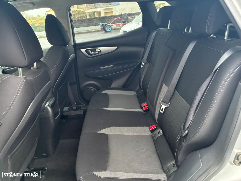 Nissan Qashqai 1.5 dCi N-Connecta 18 - 4