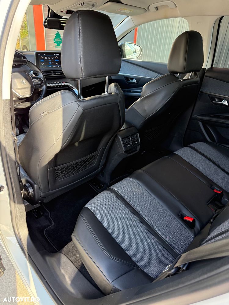 Peugeot 3008 BlueHDi 130 Stop & Start EAT8 Allure - 5