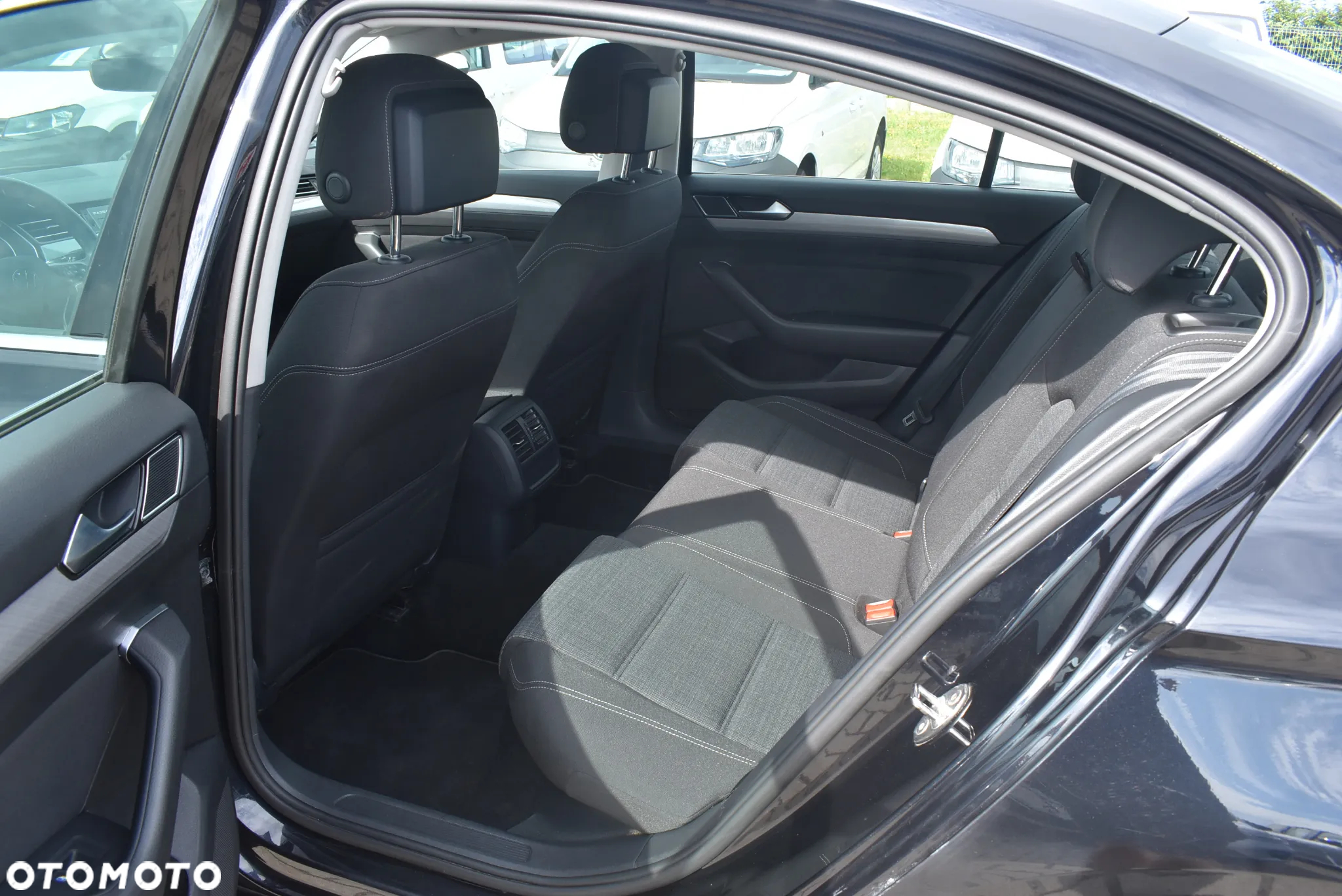 Volkswagen Passat 1.5 TSI EVO Business DSG - 12