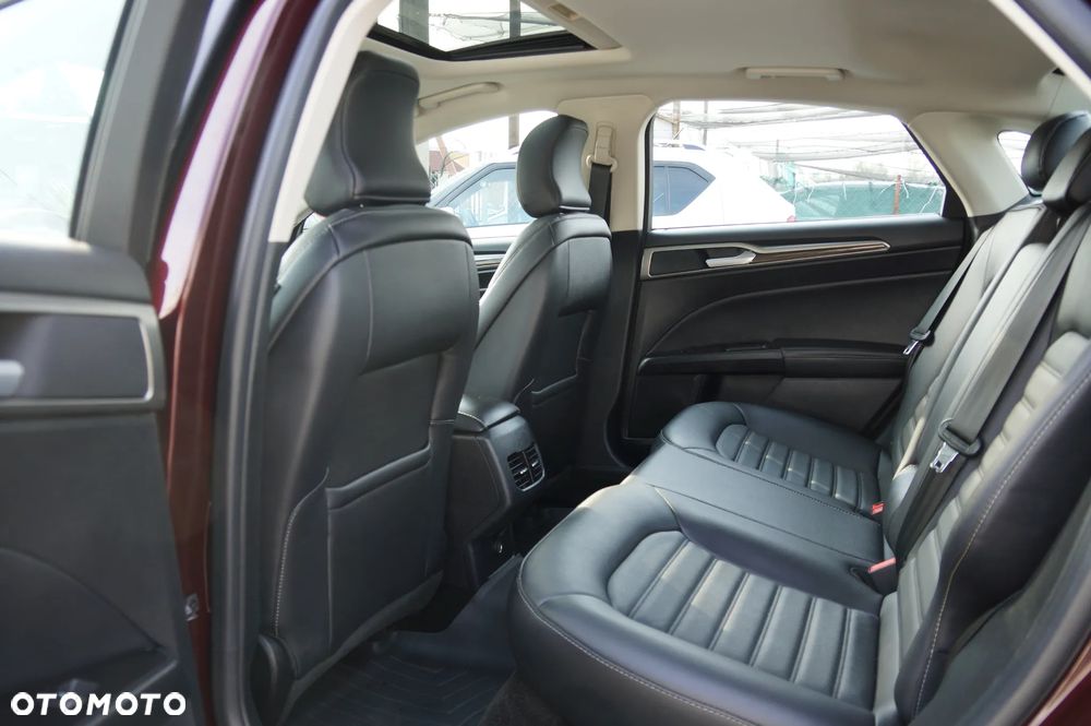 Ford Mondeo 2.0 EcoBoost Titanium - 30