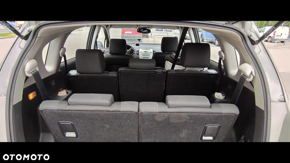 Toyota Corolla Verso - 7