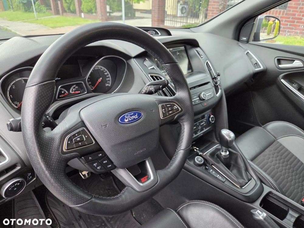 Ford Focus 2.0 TDCi ST - 17