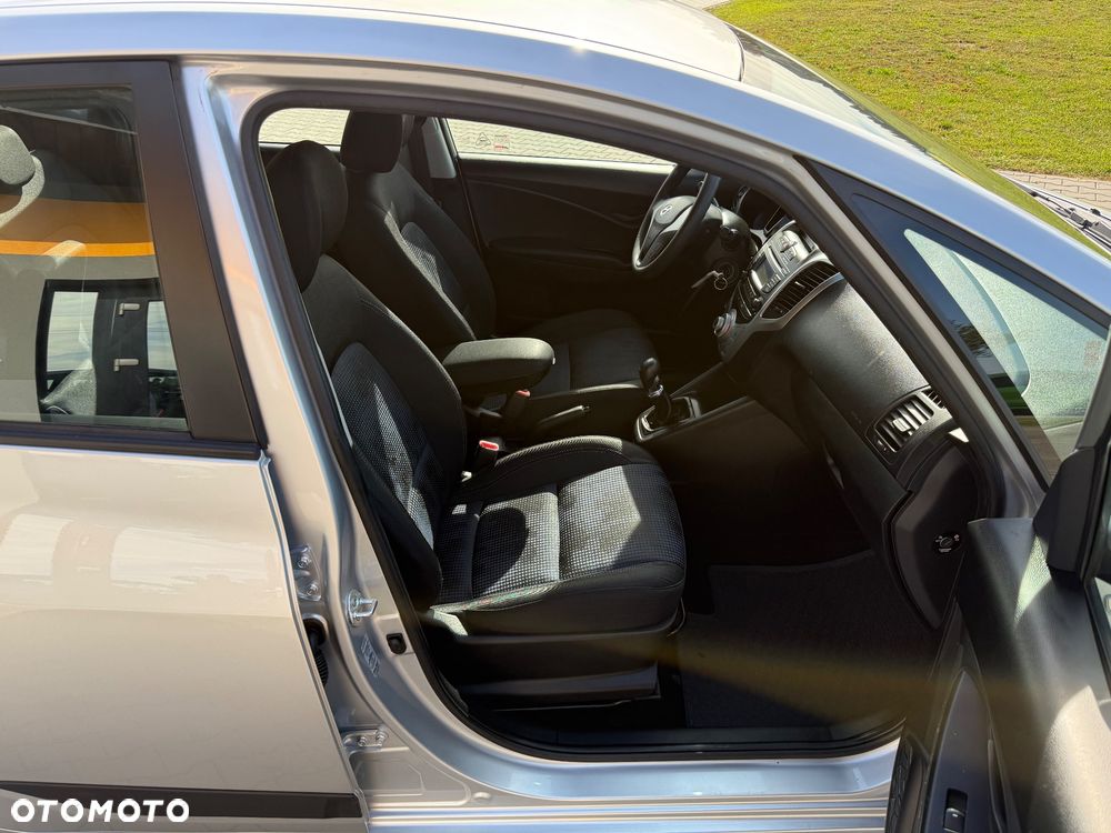 Hyundai ix20 1.4 Comfort - 26