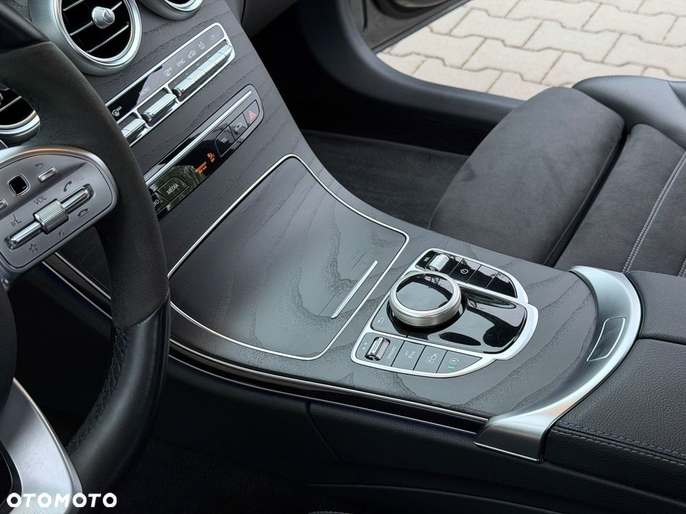 Mercedes-Benz Klasa C 220 d 9G-TRONIC AMG Line - 24