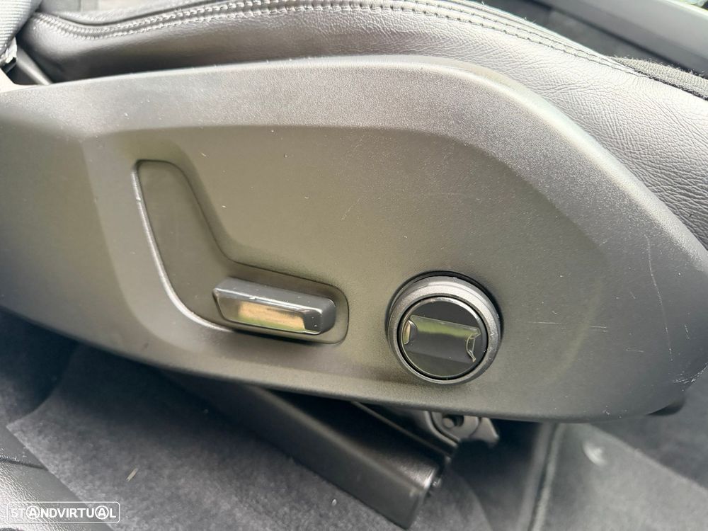 Volvo XC 60 2.0 D4 Momentum Geartronic - 17