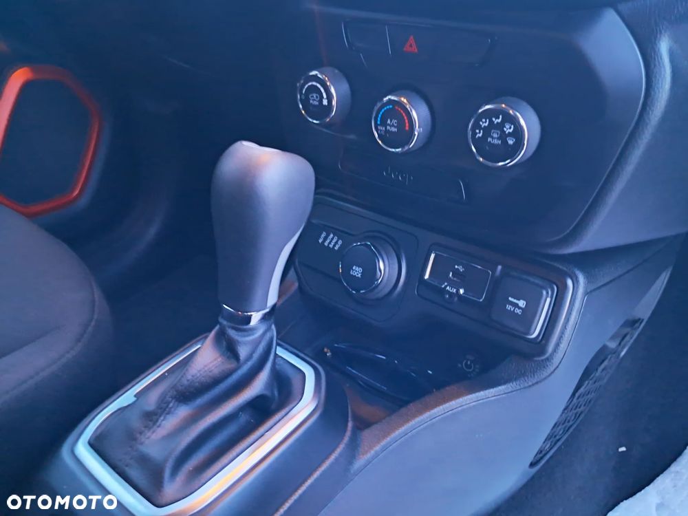 Jeep Renegade - 30
