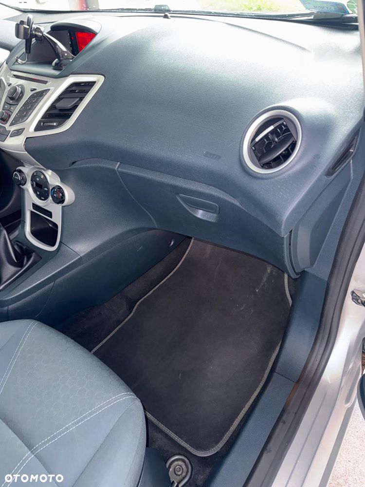 Ford Fiesta 1.4 Titanium - 13