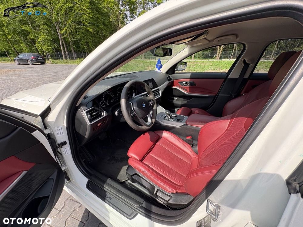 BMW Seria 3 318d M Sport - 27