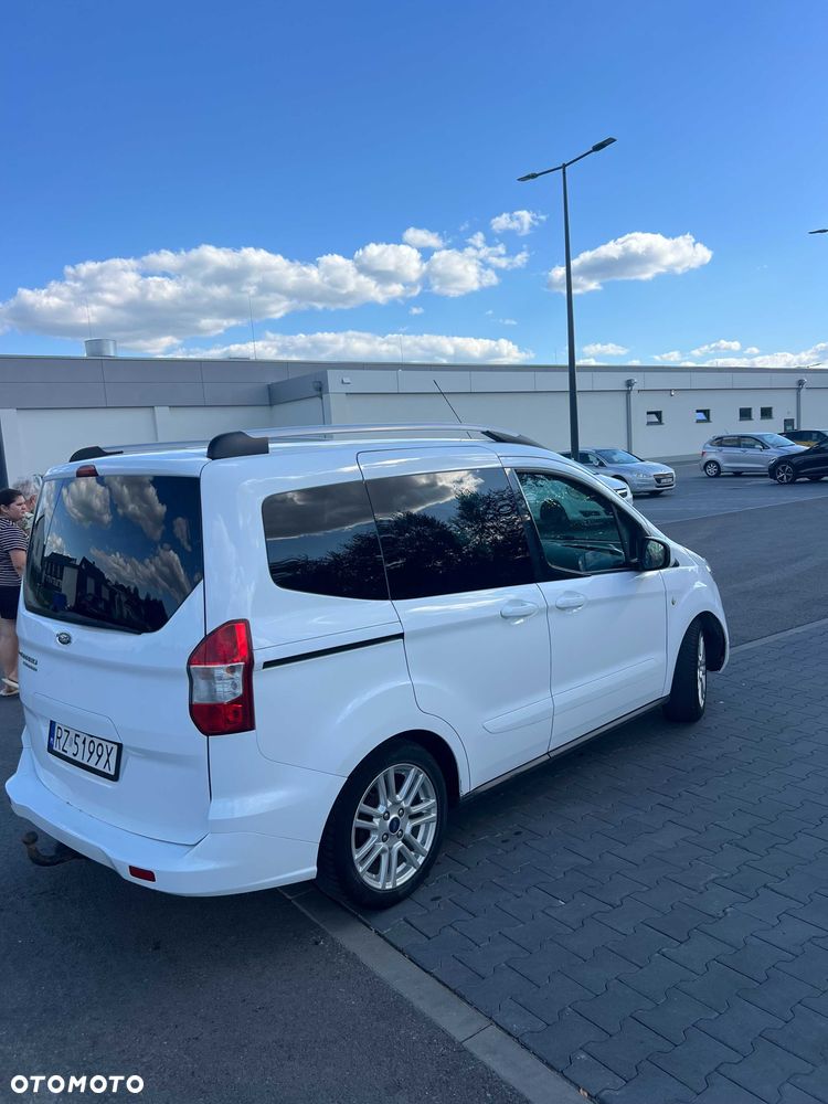 Ford Tourneo Courier - 2