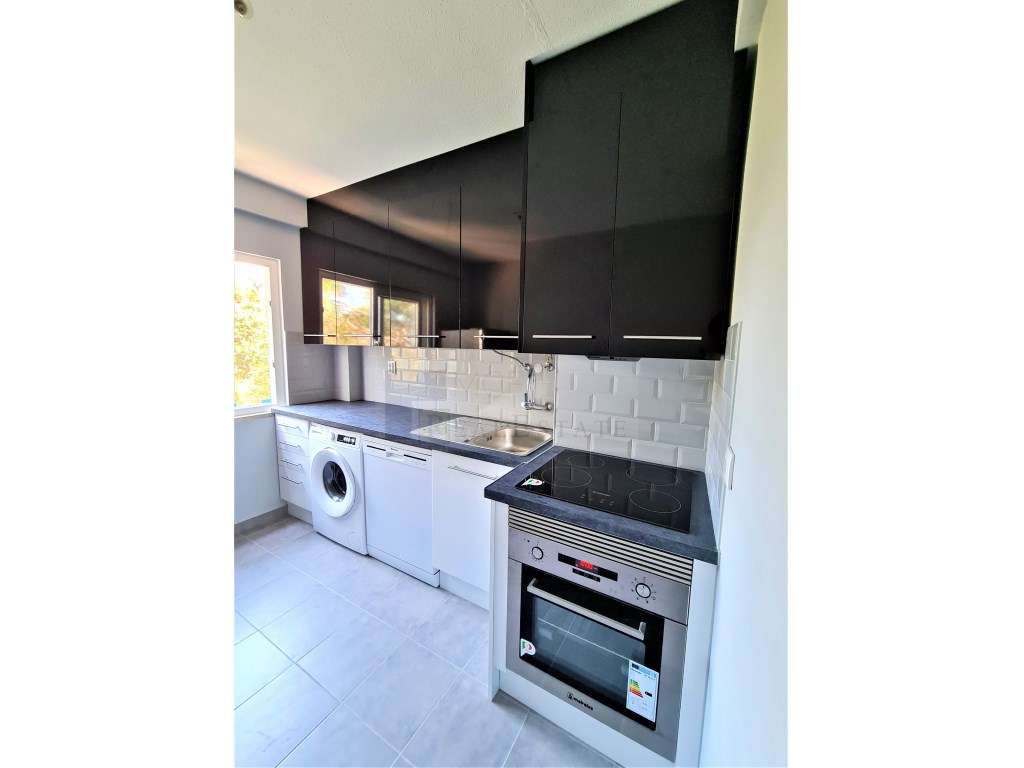 Apartamento T2 - Remodelado, cozinha equipada - Grande imagem: 2/34