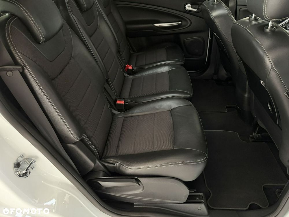 Ford S-Max 2.0 TDCi DPF Titanium X - 17