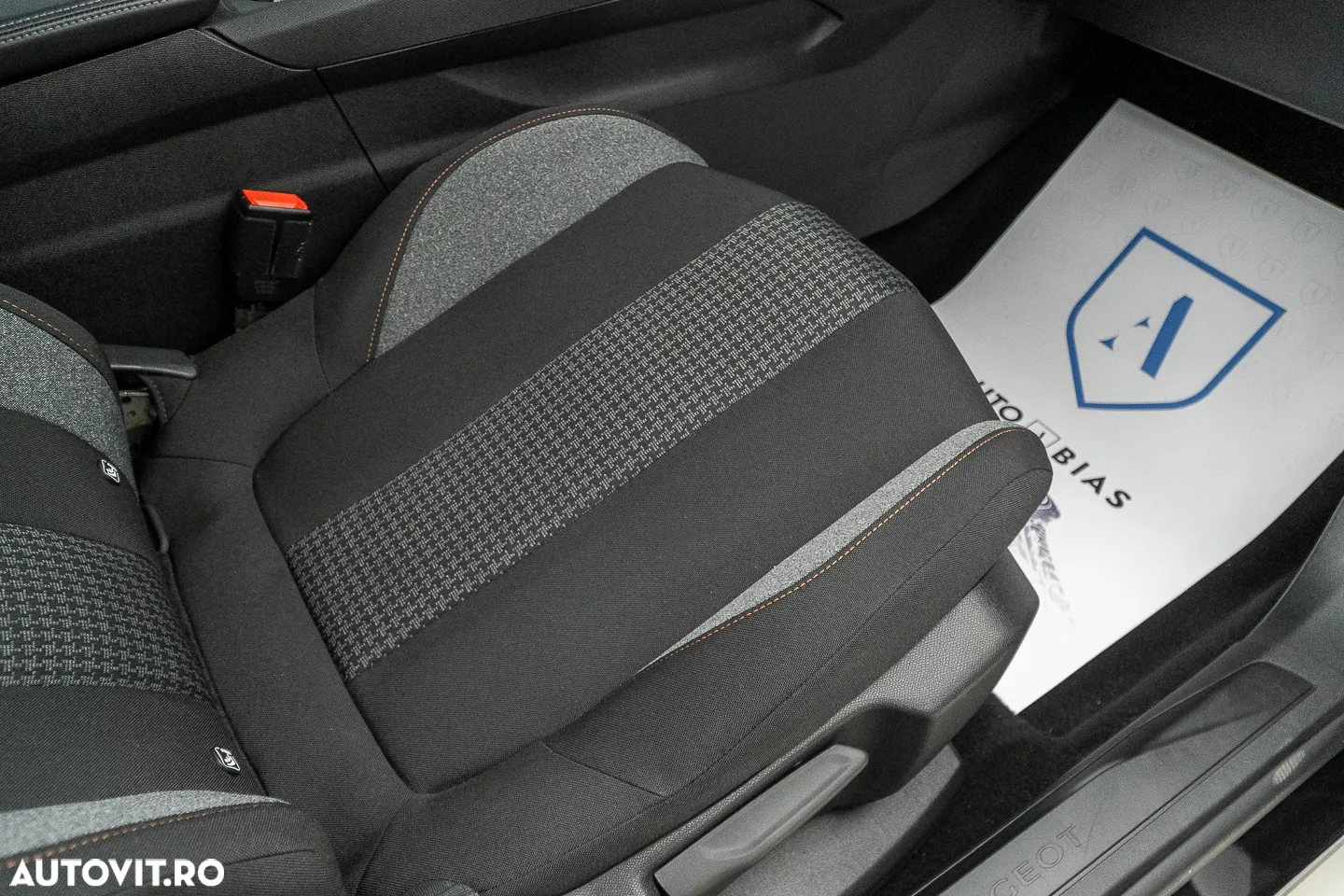 Peugeot 3008 PureTech 130 Stop & Start GPF EAT8 Allure - 39