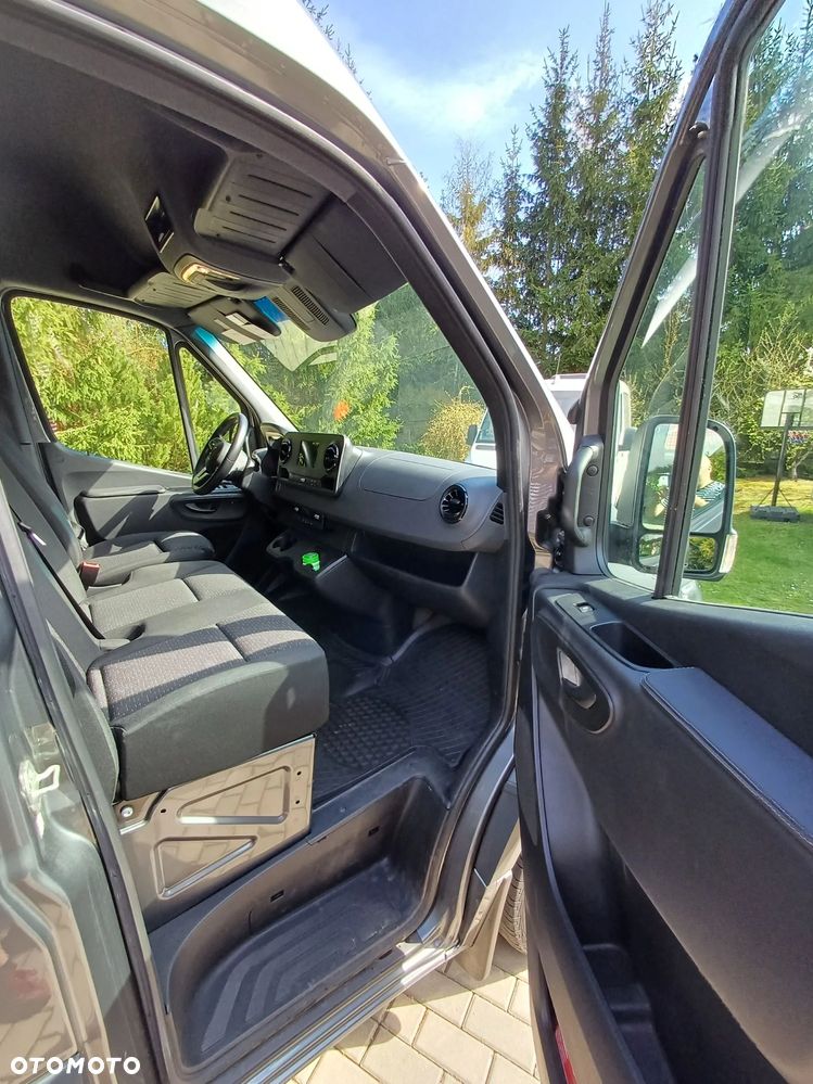 Mercedes-Benz Sprinter - 14