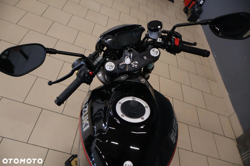 Suzuki SV - 8