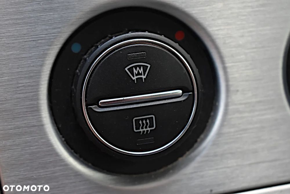 Volkswagen Passat - 22