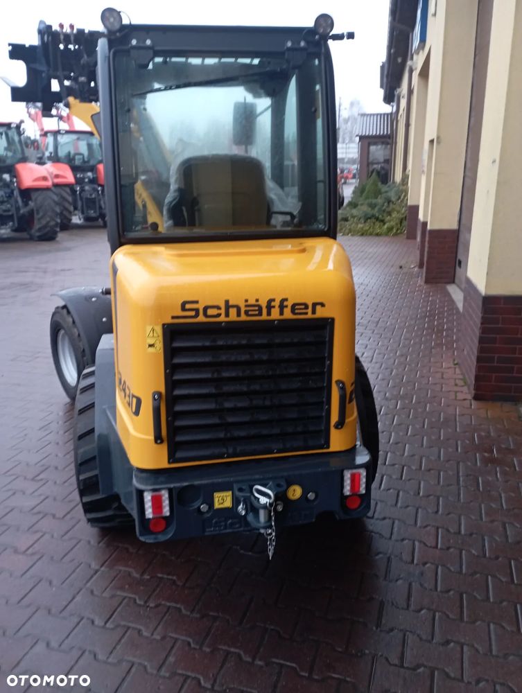 Schäffer 2430 z kabiną - 5