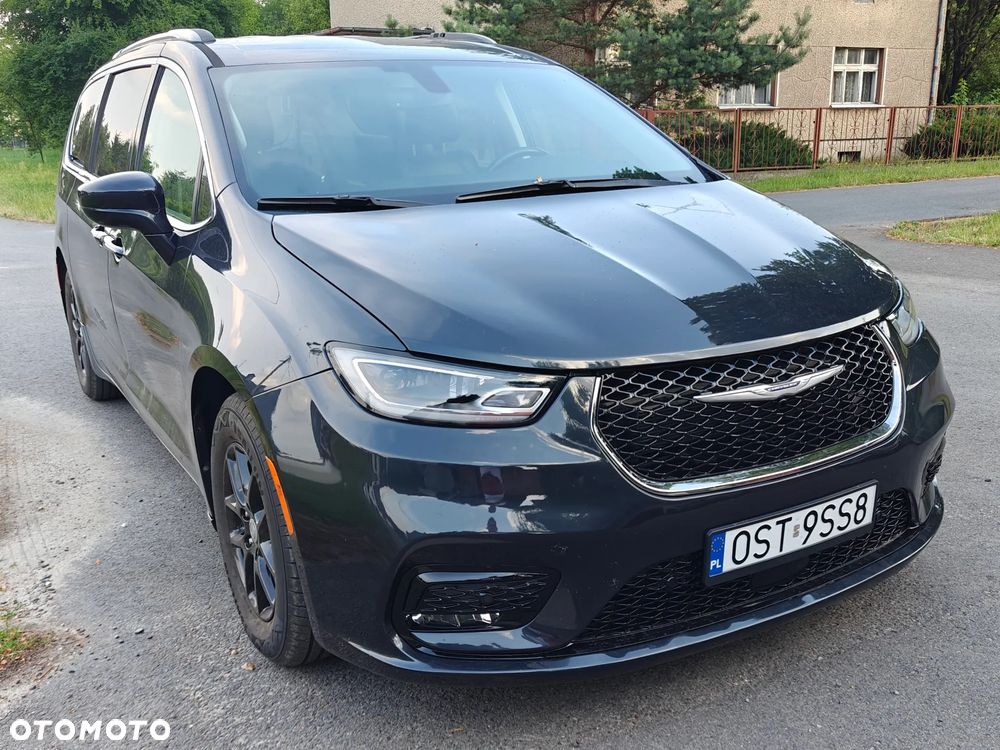 Chrysler Pacifica - 1