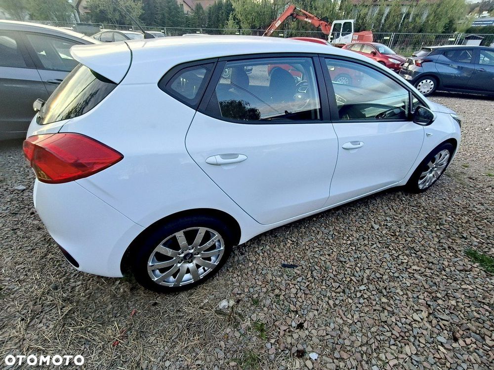 Kia Ceed - 16