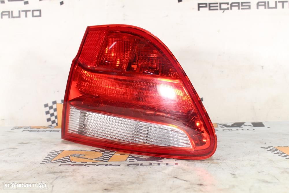 Farolim Direito Seat Exeo St (3R5)  3R9945094 / 89500361 / Mala Passag - 3