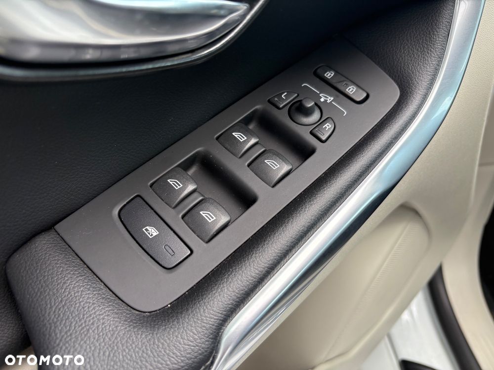 Volvo V40 D2 Summum - 13