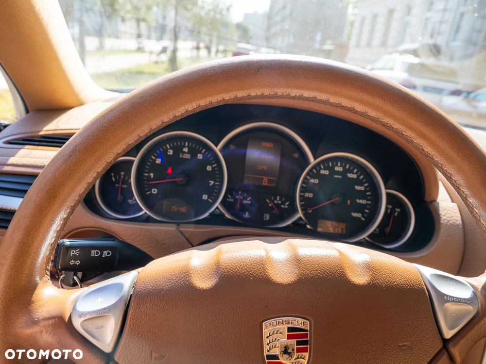 Porsche Cayenne - 11