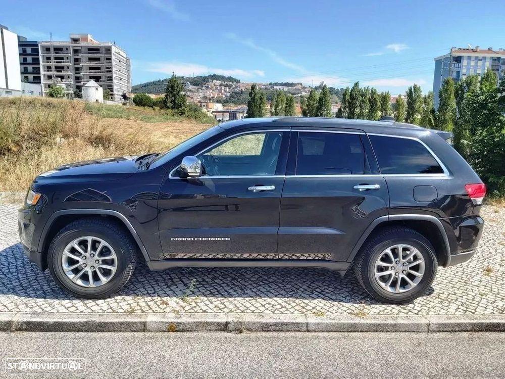 Jeep Grand Cherokee - 16