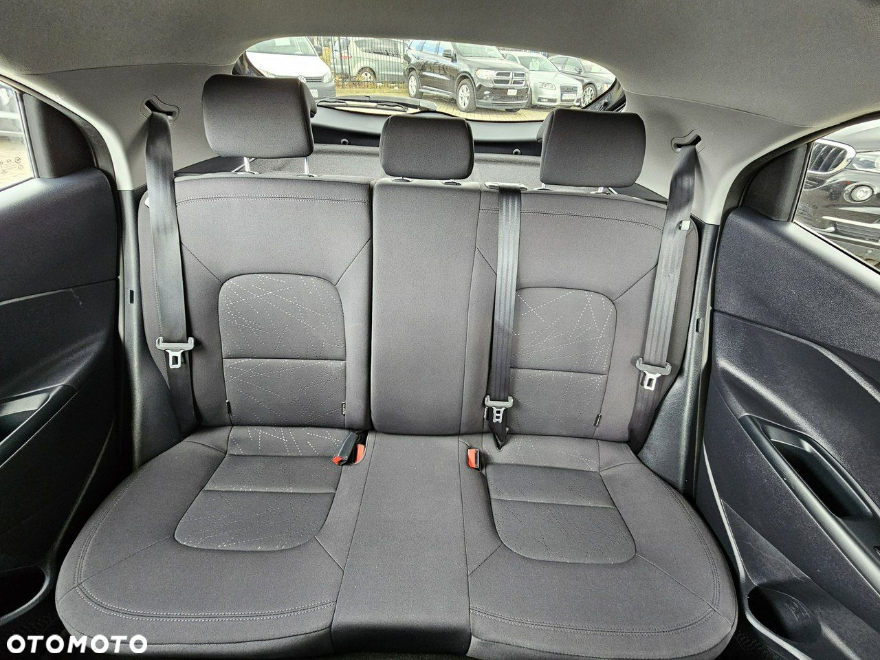 Kia Rio - 12